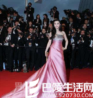 范冰冰粉色长裙