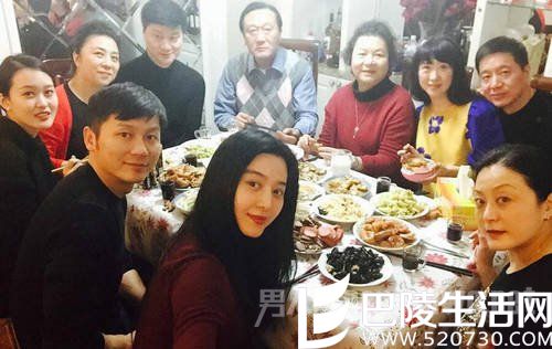 范冰冰李晨和家人吃饭 范冰冰李晨和家人吃饭