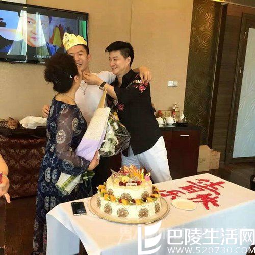 范冰冰弟弟和爸妈