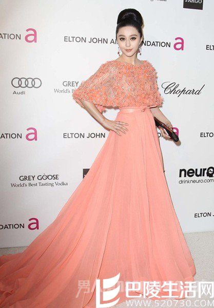 范冰冰真空上阵露两点尺度很大