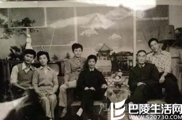 范冰冰家族照曝光,全家颜值高 范冰冰家族照曝光,全家颜值高