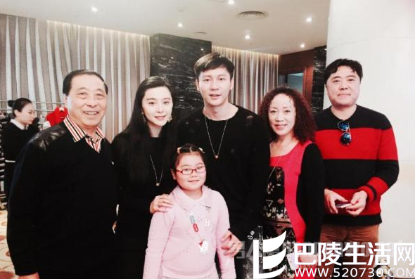 范冰冰李晨春节陪家人