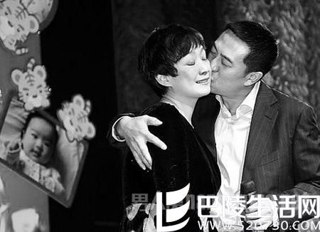 张嘉译王海燕亲密夫妻