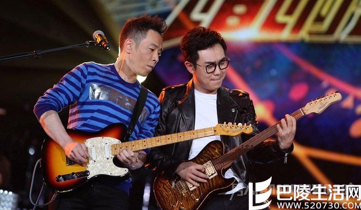 大鹏黄贯中玩吉他