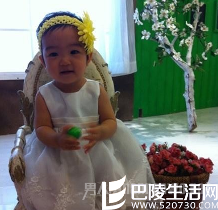 张嘉译女儿五官精致