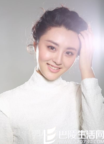 范冰冰裸替笑容很甜美 范冰冰裸替笑容很甜美