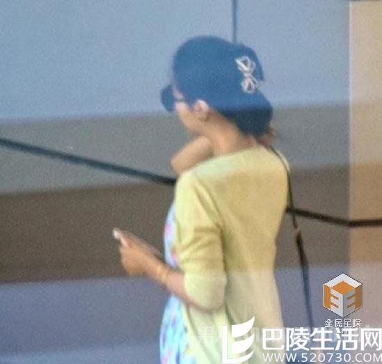 范冰冰怀双胞胎侧面照