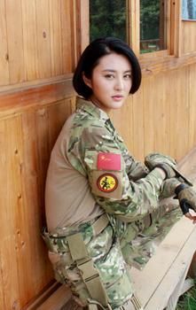 范冰冰裸替军装照