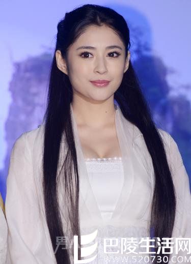 J女郎李心艾很清纯