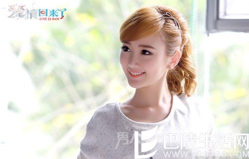 毛晓彤古灵精怪