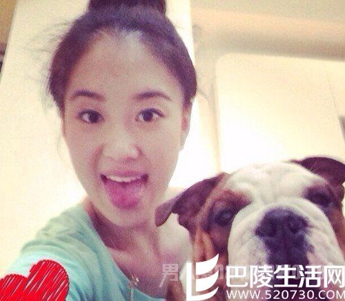 吴建豪妹妹和爱宠合照 吴建豪妹妹和爱宠合照