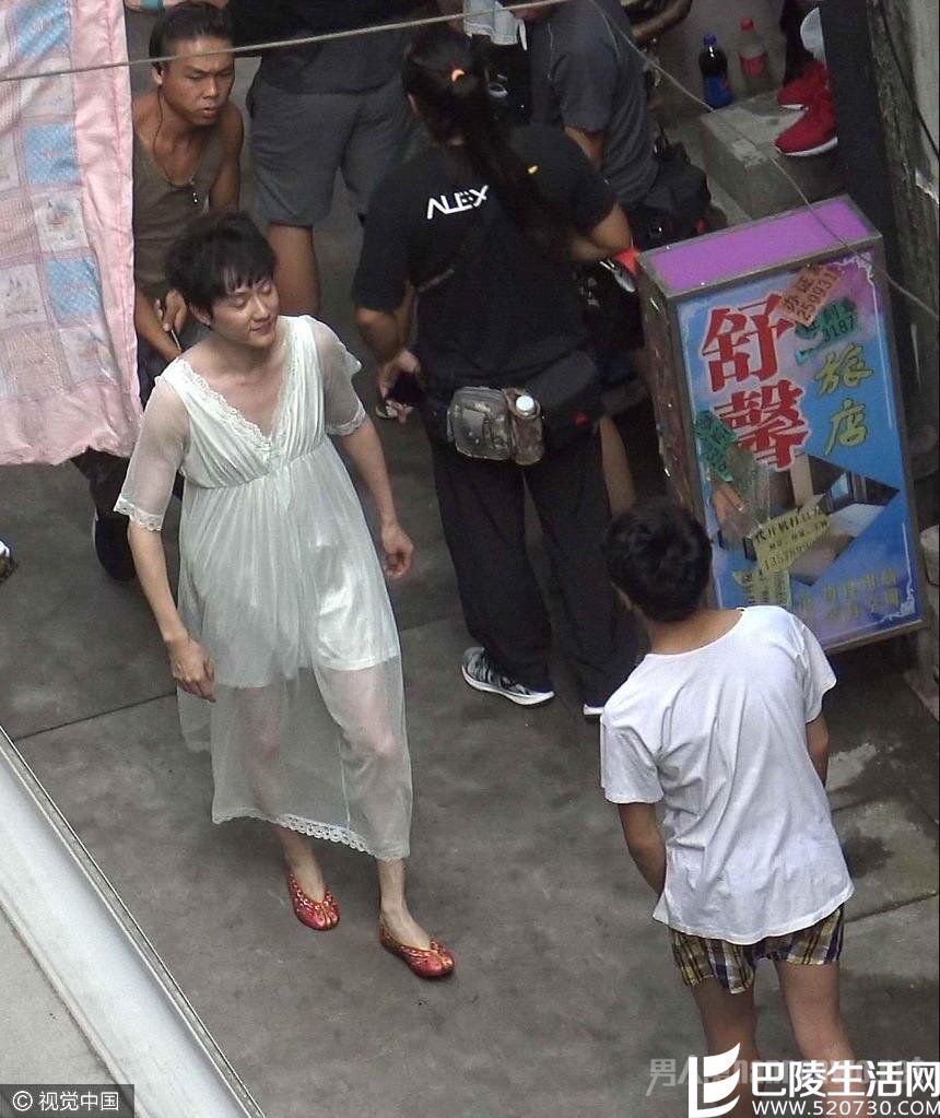 冯绍峰男扮女装