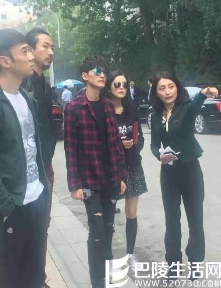 张翰古力娜扎看房照 张翰古力娜扎看房照