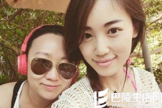 马蓉与马蓉妈妈合照