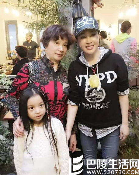 赵薇女儿是哪一个 赵薇女儿是哪一个