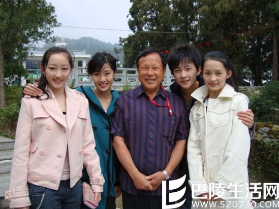 杨洋搂着李沁 杨洋搂着李沁