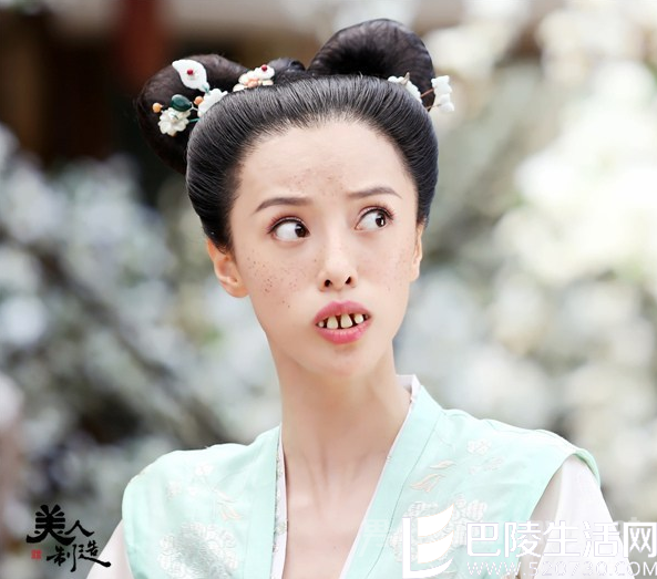 张芷溪龅牙亮相