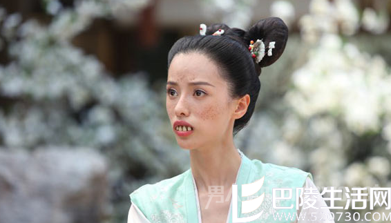 张芷溪整容前 张芷溪整容前