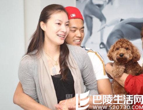 林丹谢杏芳拥抱 林丹谢杏芳拥抱