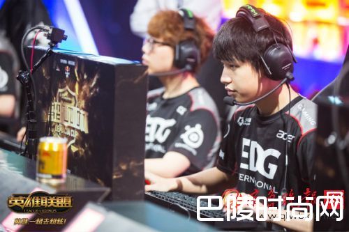 LOL历届年度颁奖盛典回顾 最大赢家竟是他