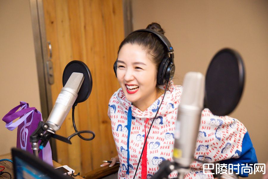 何洁上节目图片