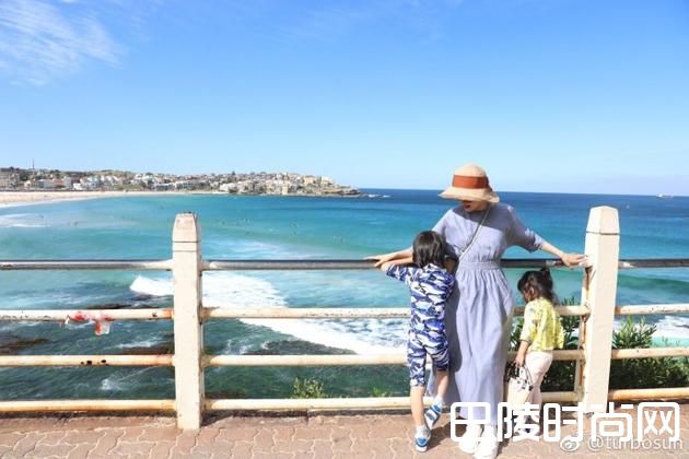 孙俪带儿女游悉尼照片