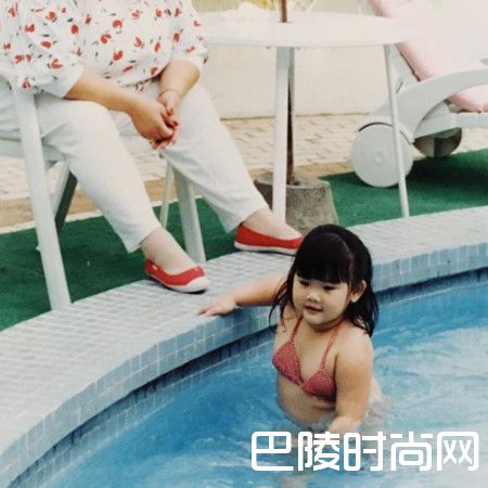 郑欣宜小时候与妈妈照片