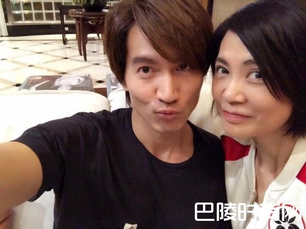 言承旭柴智屏自拍