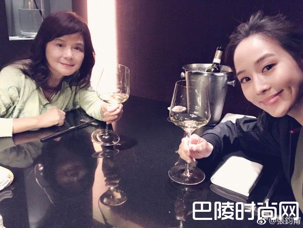 张钧甯妈妈照片