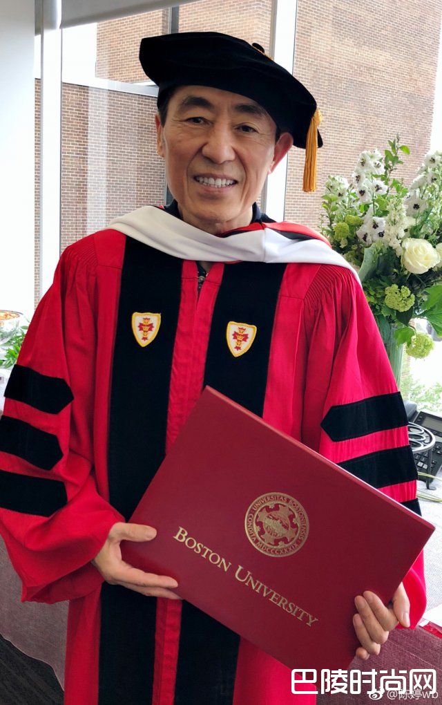 张艺谋博士照片