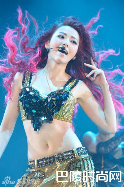 张靓颖长发照片