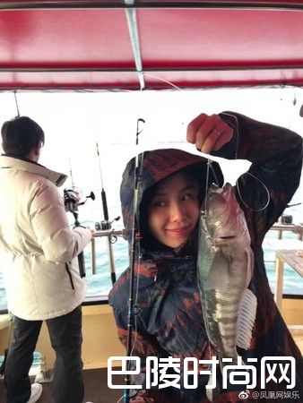 刘诗诗海钓照片