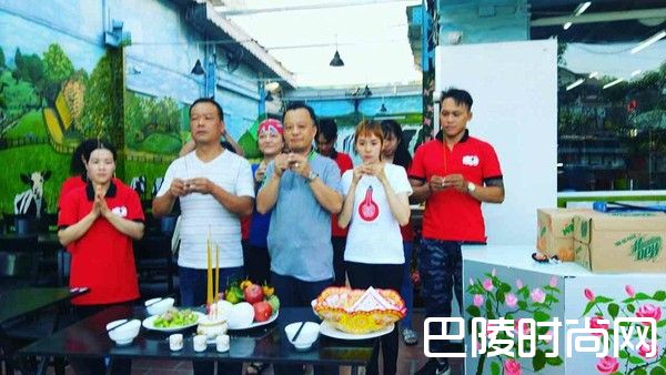 张韶涵妈妈照片