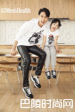 吴尊和女儿合照