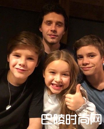 哈珀和哥哥们照片