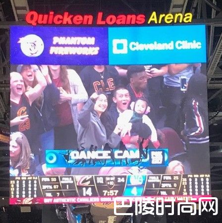 陈冠希一家三口