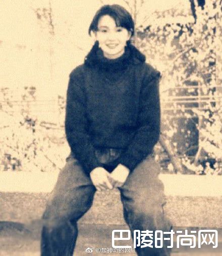 张曼玉25岁时模样