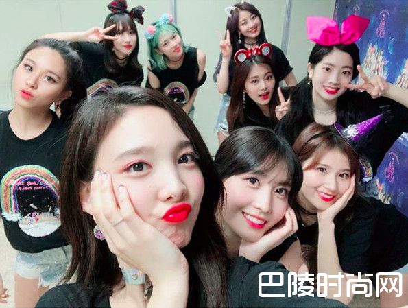 TWICE照片