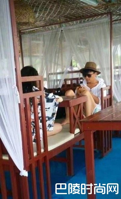 王宝强约会长发女