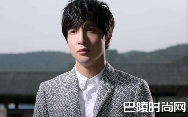 薛之谦出场费照片