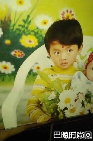 杨超越童年照