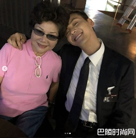陈伟霆和妈妈