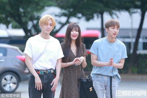 金泫雅和男友照片