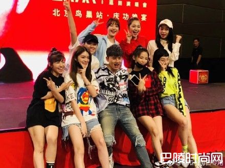 火箭少女张杰照片