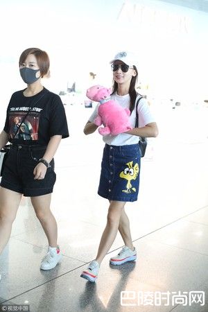 吴谨言机场照片