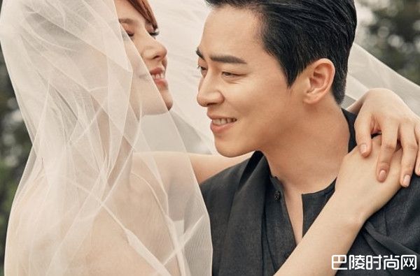 Gummy和曹政奭的婚纱照