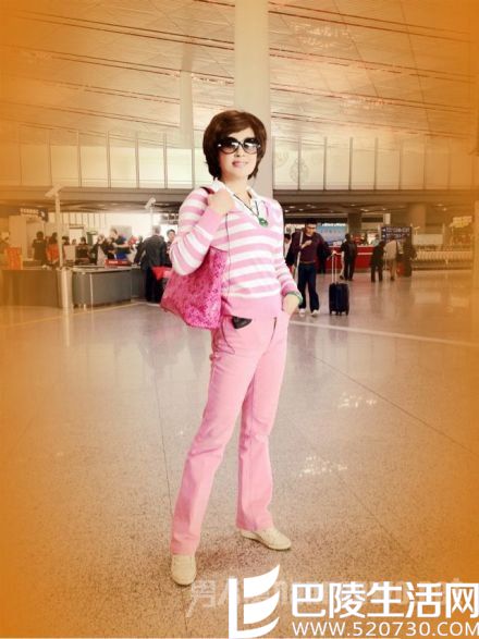 整身的粉嫩装扮 整身的粉嫩装扮