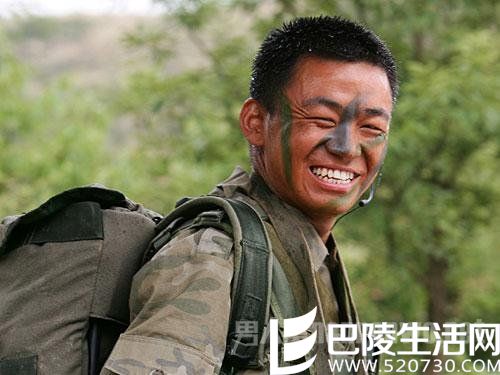 《士兵突击》的许三多是王宝强最深入人心的形象之一