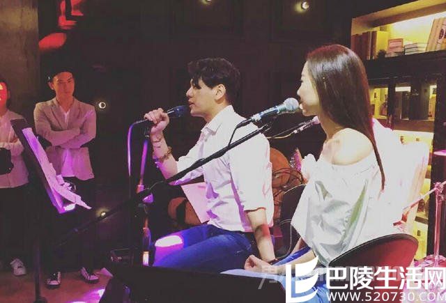 朱孝天为韩雯雯庆生 朱孝天为韩雯雯庆生