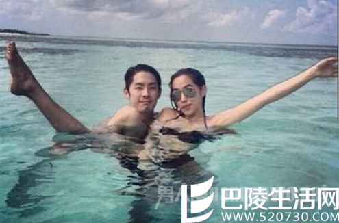 吴建豪石贞善海边戏水